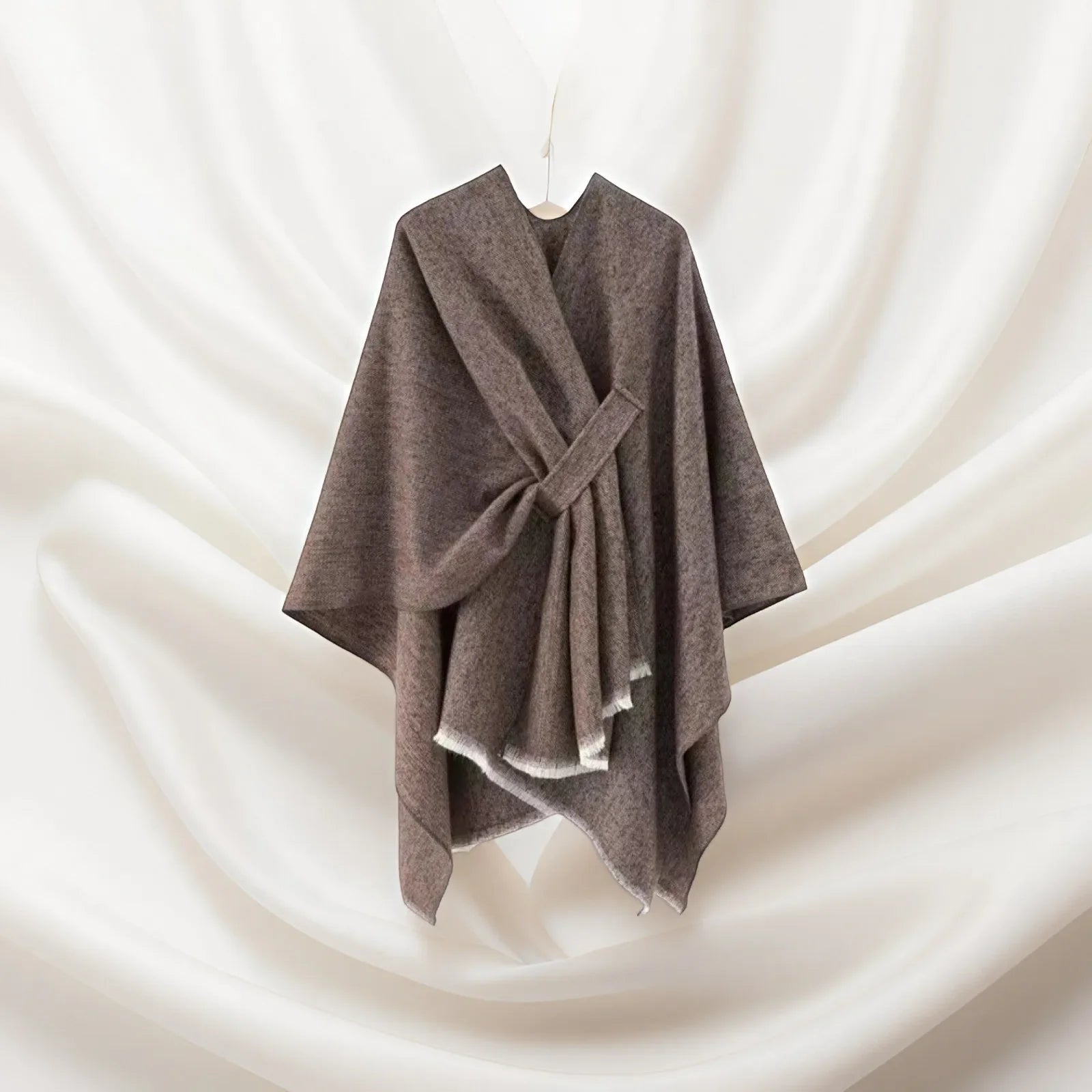 Poncho Monochrome avec Franges Ethniques